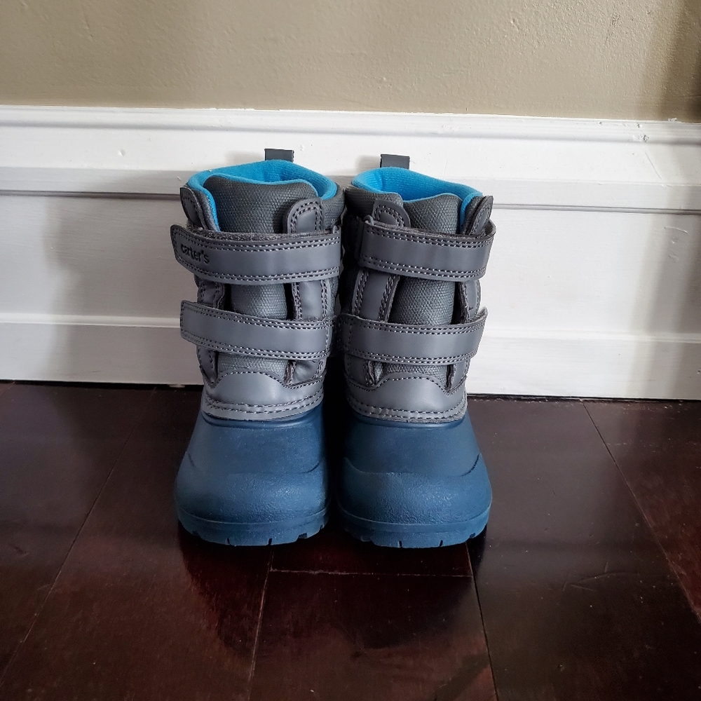 Carters toddler snow boots size 6